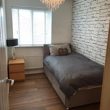 Double Room With En-Suite. Central For North West Rainhill Kültér fotó
